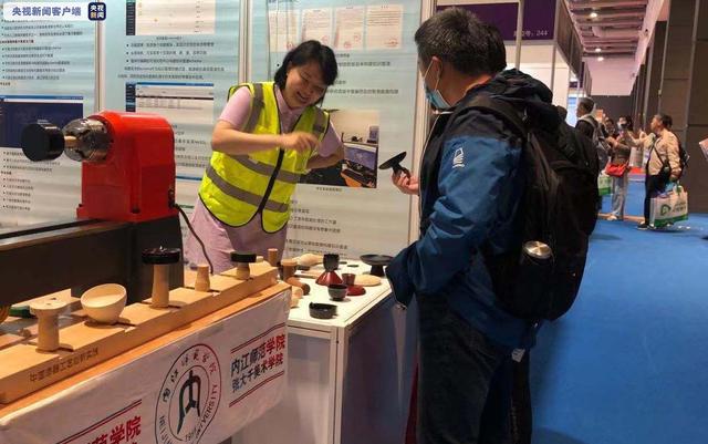 350多件自制實驗儀器亮相！第56屆中國高等教育博覽會在青島開幕
